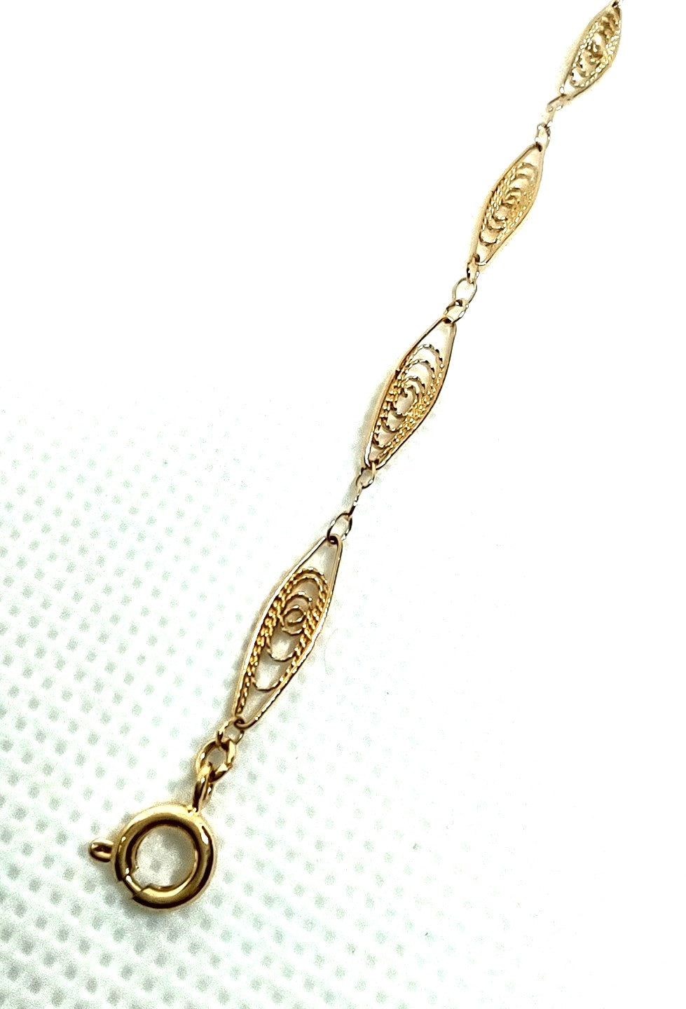 Vintage Trifari Bracelet Delicate Swirl Link Petite