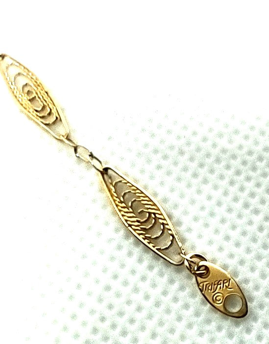 Vintage Trifari Bracelet Delicate Swirl Link Petite