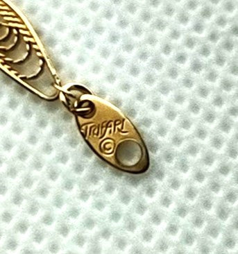 Vintage Trifari Bracelet Delicate Swirl Link Petite