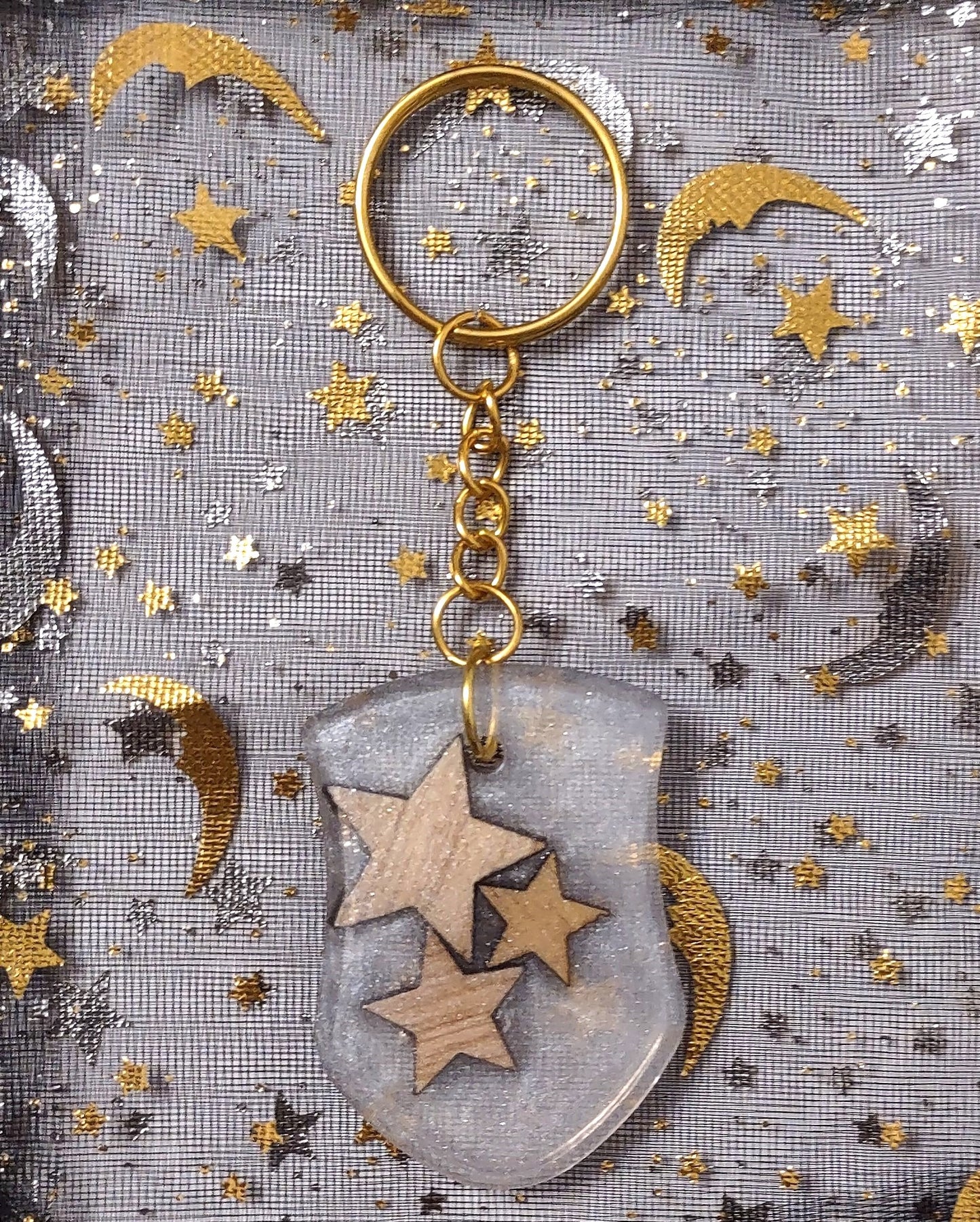 Wood Stars Encased Resin Shield Chain Ring Adornment