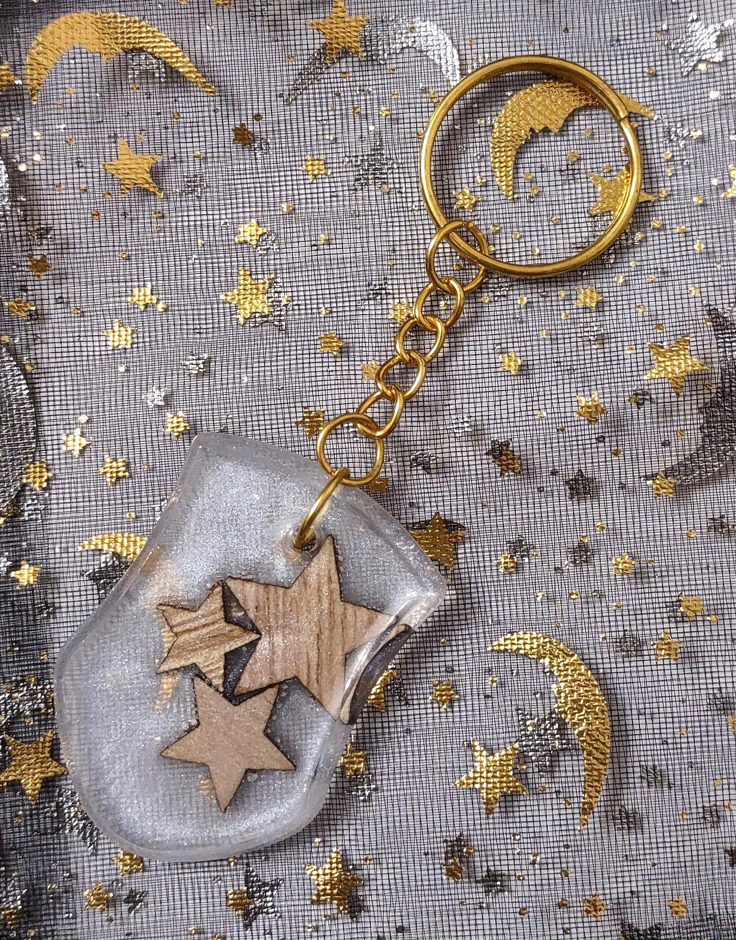 Wood Stars Encased Resin Shield Chain Ring Adornment