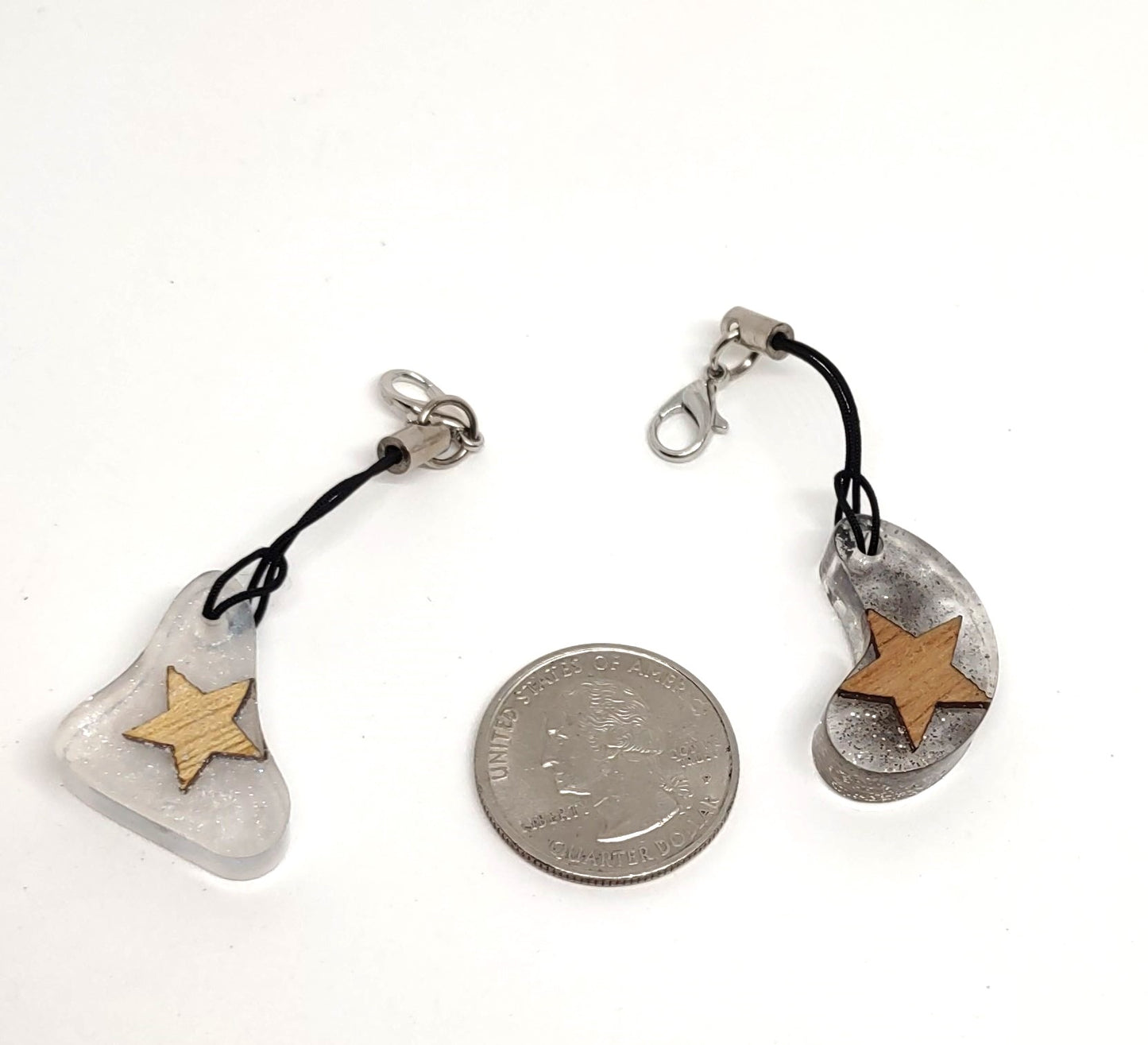 Wood Star Resin Abstract Adornment Set Shimmering Back & White