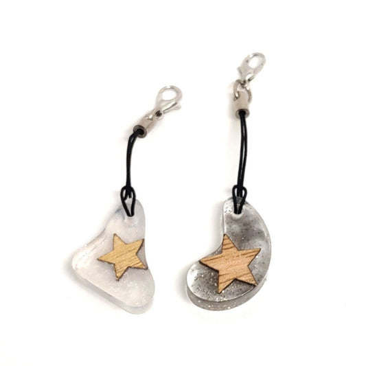 Wood Star Resin Abstract Adornment Set Shimmering Back & White