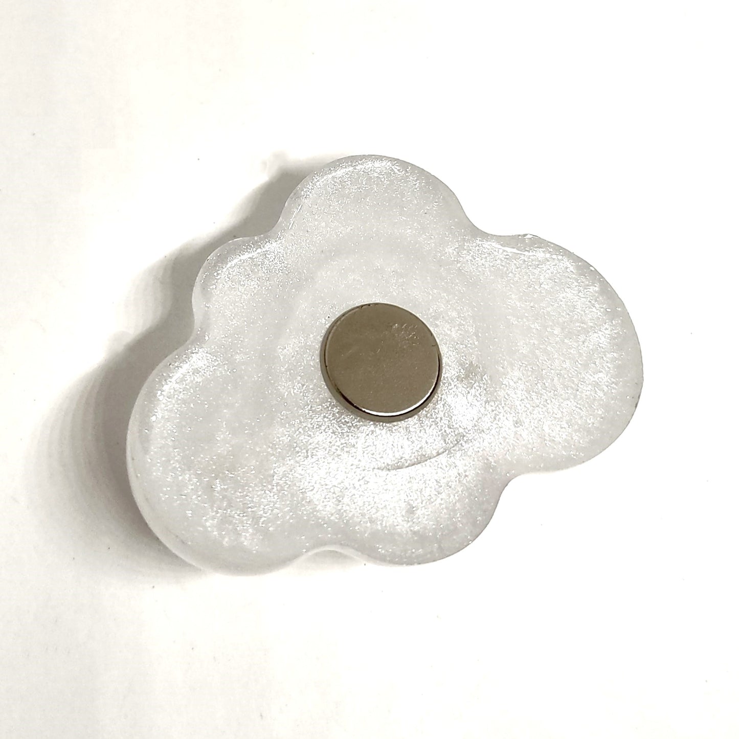 Cloud Magnet Shimmering Resin